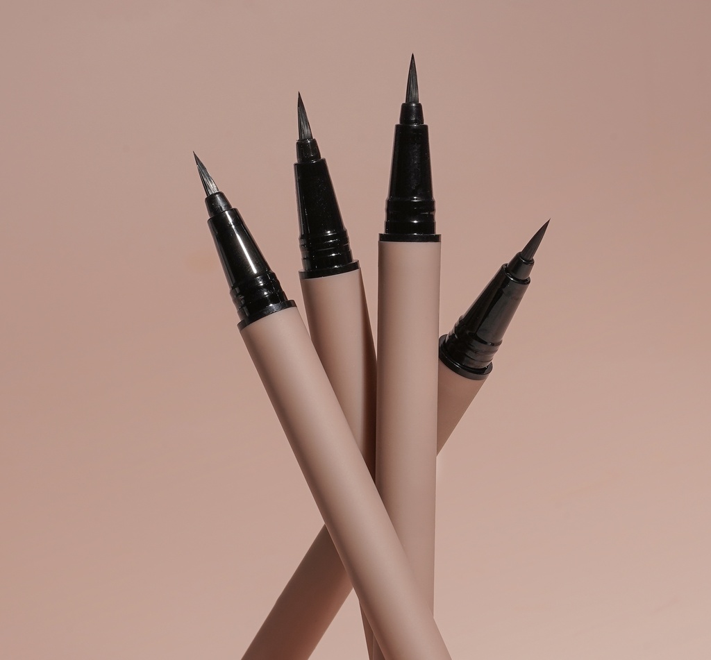 Brush Eyeliner